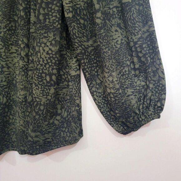 Ava Viv - Sassy Green Animal Print Blouse 2XL - Picture 4 of 6
